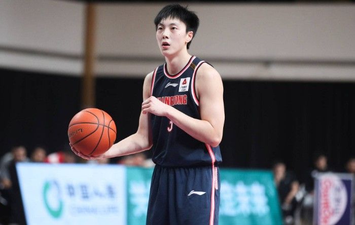 🏀广东VS北京前瞻：胡明轩状态火热领衔三外援 周琦无缘战旧主